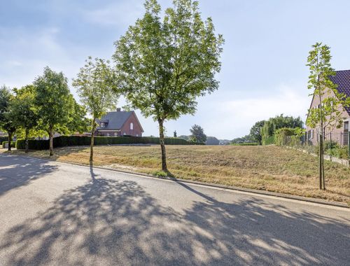                                         Bouwgrond te koop in Impe, € 599.000
