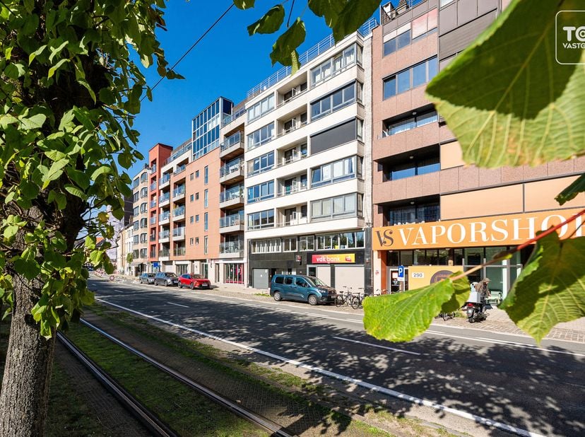 Appartement te koop in Martelaarslaan 322,
                    9000 Gent