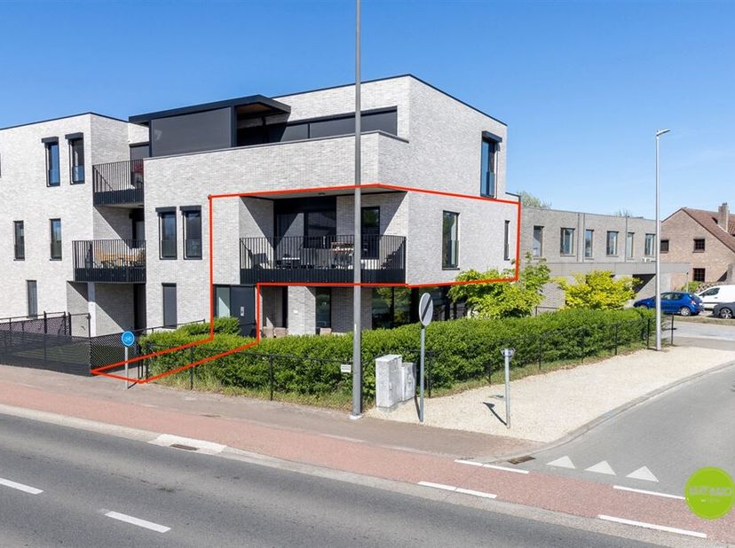 Bienvenue dans cet appartement moderne et élégant de 74 m² à Lommel, situé dans un complexe récent à l'architecture contemporaine. Ce logement jolimen