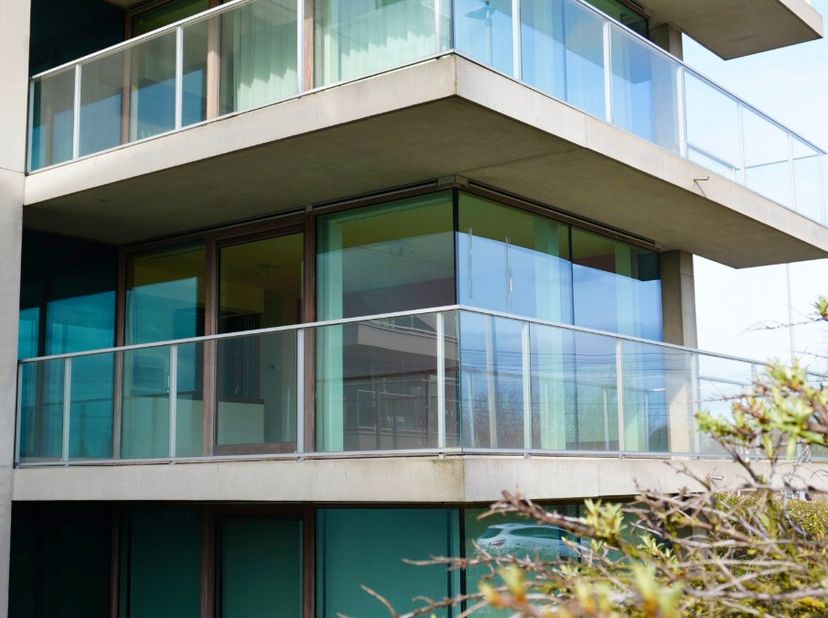 Te koop: modern appartement met open zicht in Sint-André (Oostduinkerke)  Rietveld Projects In het charmante Sint-André te Oostduinkerke bevindt zich