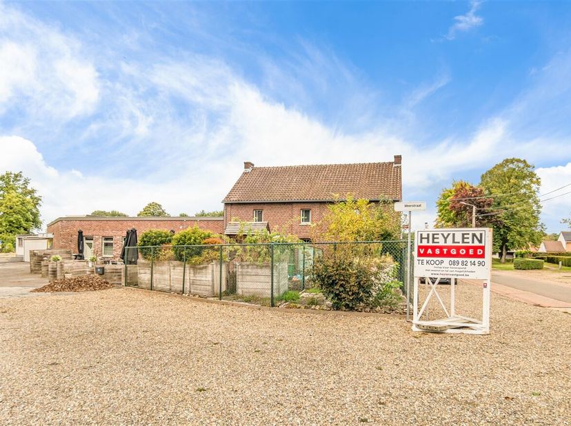 Horecapand met woonst en tal van mogelijkheden! <br />
Welkom op de Meerstraat 25 in Zutendaal! <br />
Horecapand met zaal &amp; instapklaar woonhuis<br /