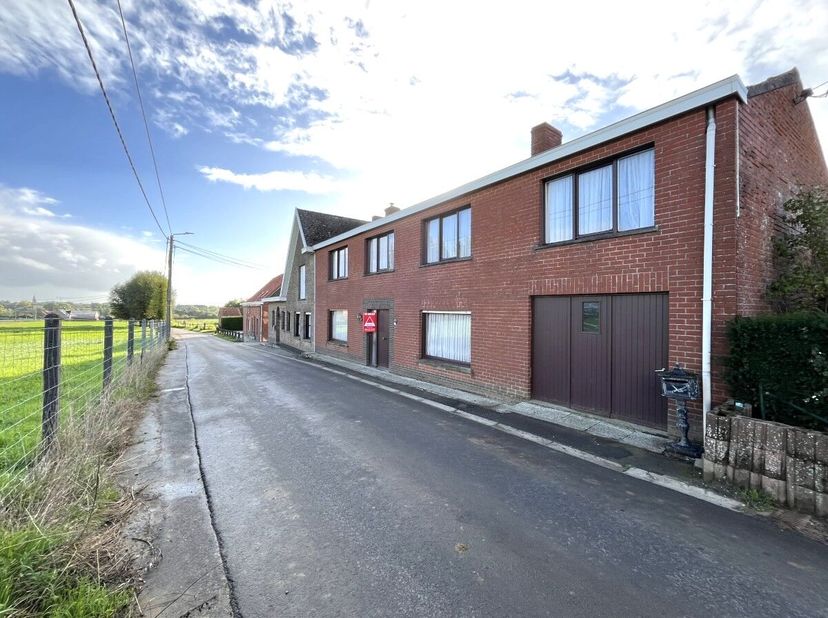Huis te koop in Molenstraat 15,
                    8890 Moorslede