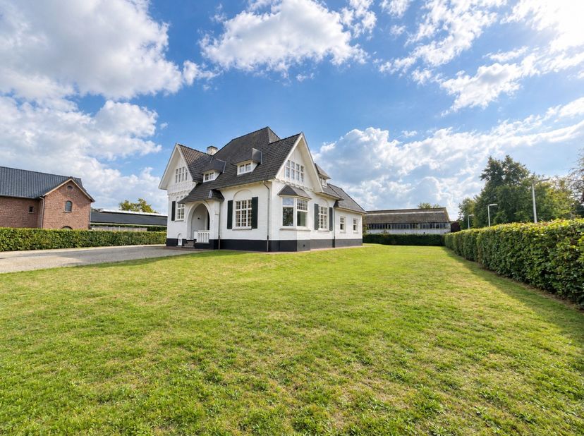 Huis te koop in Dorpsstraat 186,
                    8340 Sijsele