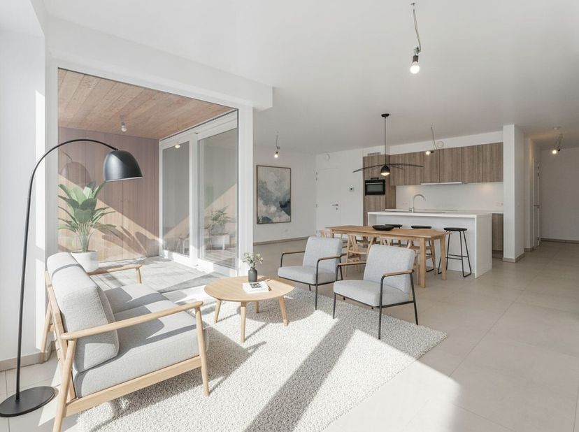 Situé dans la rue J. Van Maerlant à Blankenberge, ce magnifique appartement se trouve au premier étage de la résidence VAN MAERLANT. Grâce à son empla