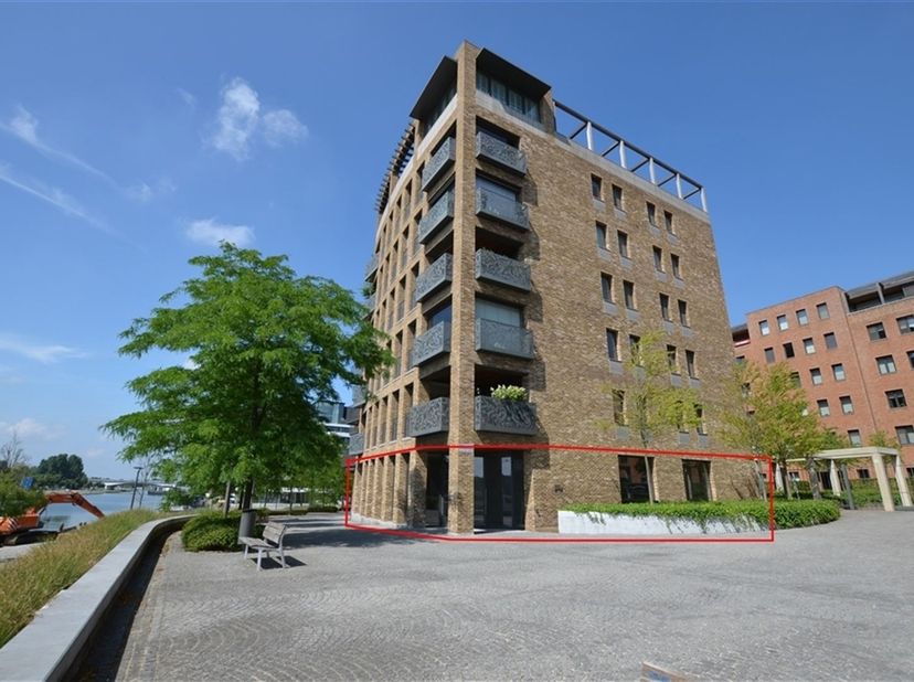 Bien professionnel à louer à ,
                    3500 Hasselt