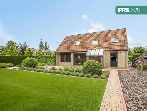                                         Maison à vendre à Onze-Lieve-Vrouw-Waver, € 450.000

