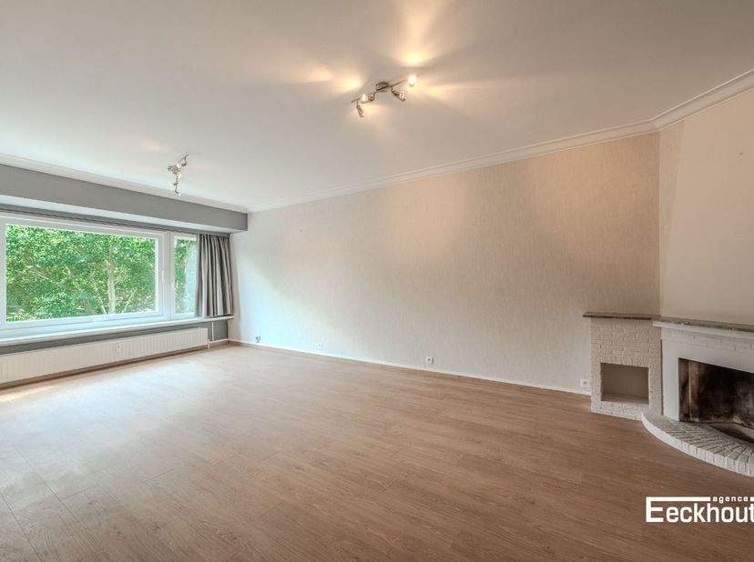 Dit appartement in residentie 'Astor' is perfect gelegen in centrum Oostende, op wandelafstand van horeca, winkels, jachthaven, stadspark, openbaar ve