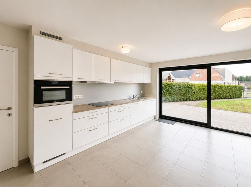 Bent u op zoek naar een ruim, instapklaar appartement met alle comfort op een centrale ligging?<br />
Dan is dit prachtige gelijkvloerse appartement a