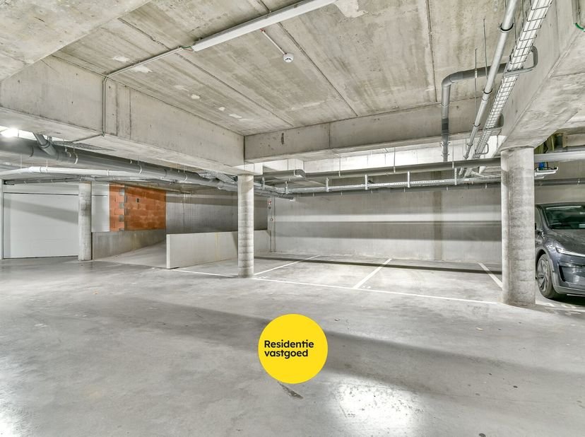 Garage à vendre
                    à 8470 Gistel