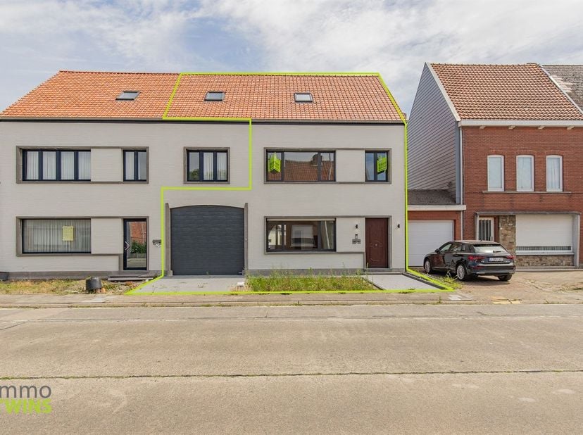Te koop Instapklare ruime woning met achterliggende weide in Zele. Op de Gentsesteenweg 83 in Zele bevindt zich deze verrassend ruime en instapklare w
