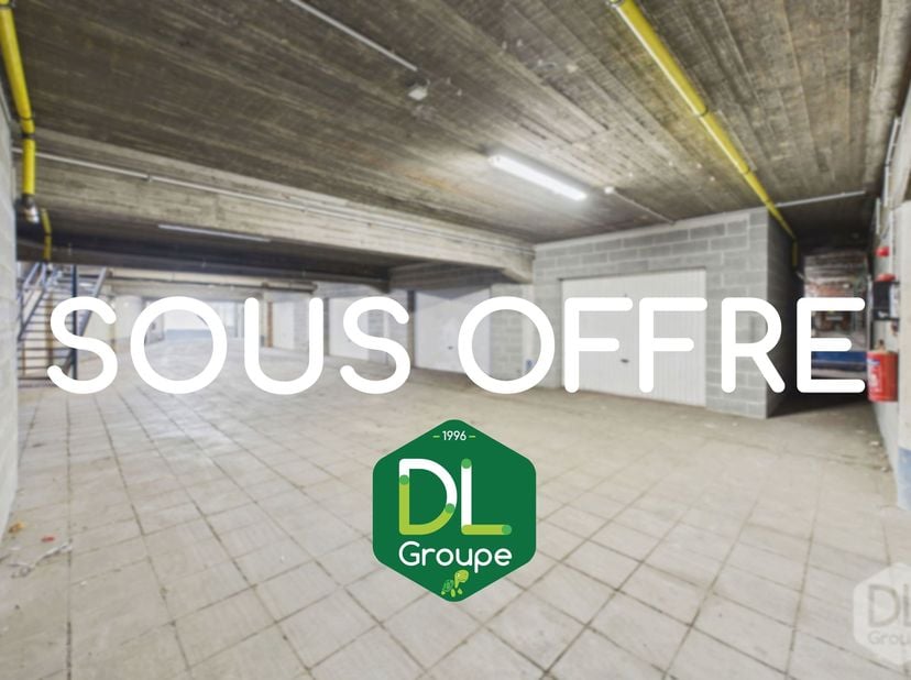 8 garages en sous-sol situées à deux pas de la gare.<br />
Caractéristiques :<br />
Idéalement situés à deux pas de la gare, Ils sont actuellement occ