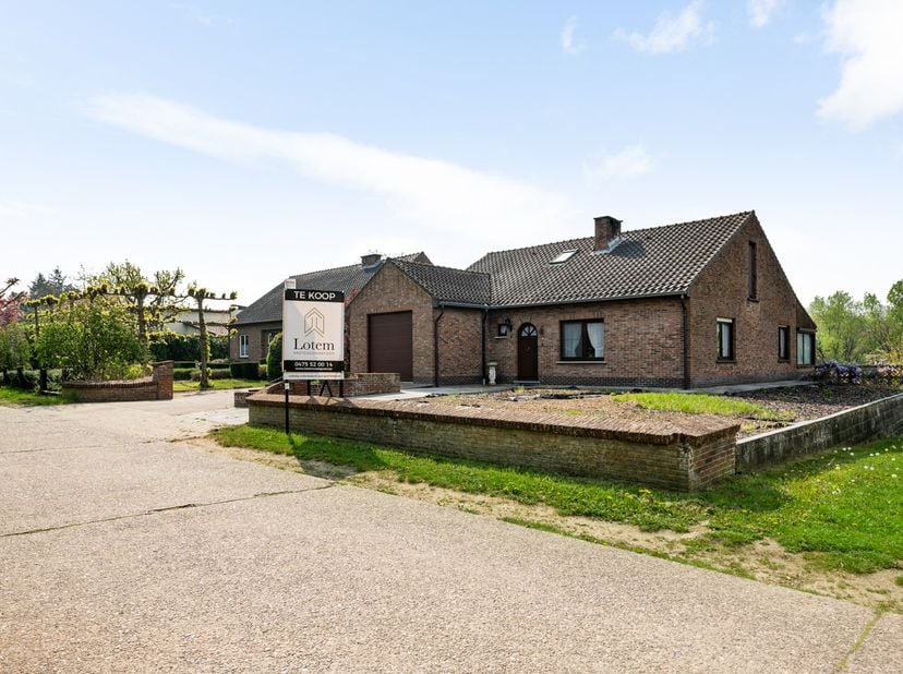 Rustig gelegen open bebouwing in het groen met tal van mogelijkheden<br />
<br />
In een rustige, groene straat vinden we deze charmante open bebouwin