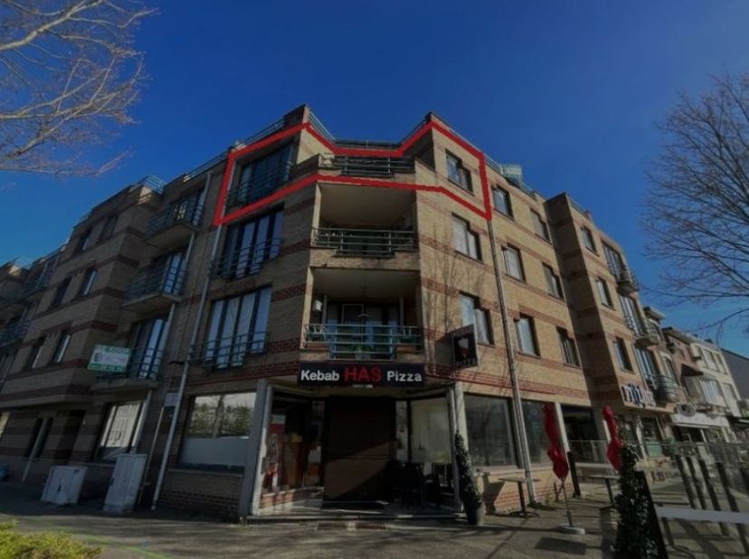 Bent u op zoek naar een ruim, comfortabel en energiezuinig appartement op een toplocatie in Genk? Dan is dit instapklare appartement van 110 m², voorz