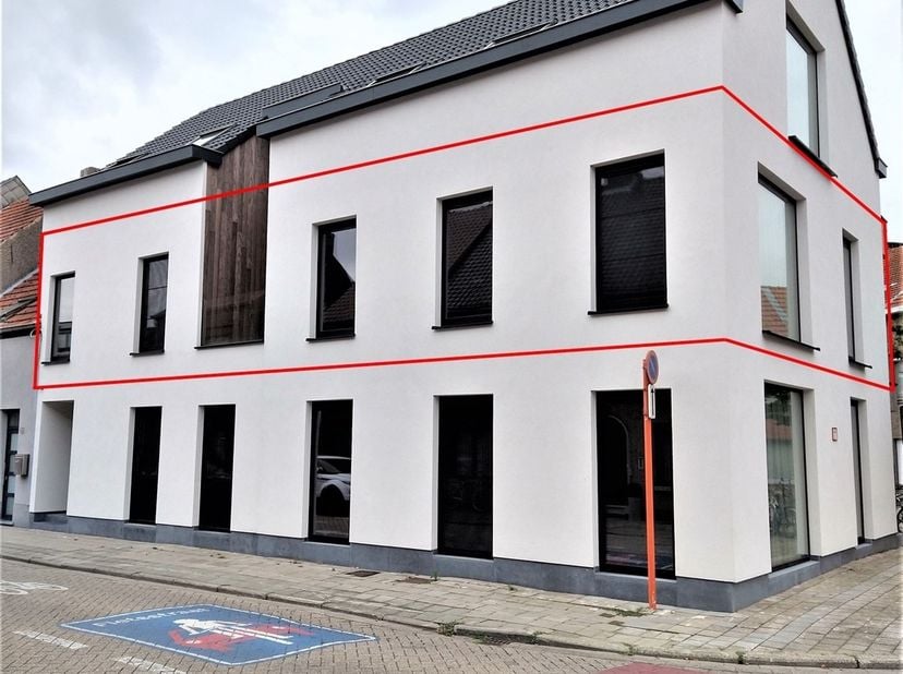Modern 1 slaapkamer appartement met terras<br />
<br />
Ligging: Gelegen tegen het centrum van Turnhout, nabij scholen, openbaar vervoer, winkels en