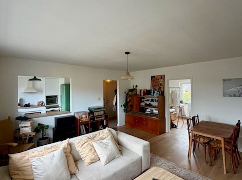 Charmant appartement 1 chambre lumineux à louer à proximité immédiate du centre de Hasselt. Cet appartement prêt à emménager d’environ 60 m² est situé