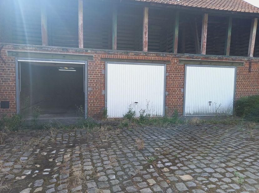 Garage te huur in Statiestraat 38 - G10 bus 11 12,
                    8840 Staden