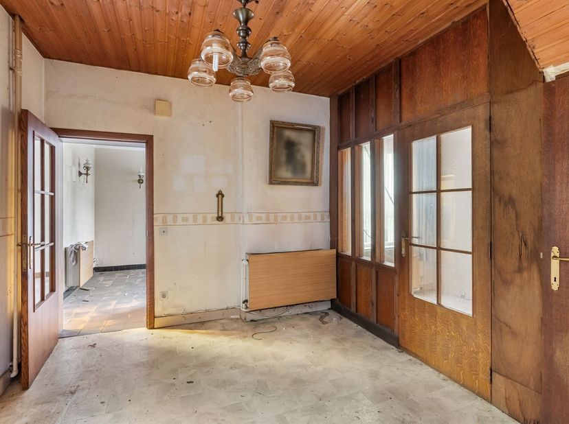 Te Renoveren woning met veel mogelijkheden in het landelijke Velm!<br />
Deze woning met tal van mogelijkheden en ruime slaapkamers, gelegen in het l