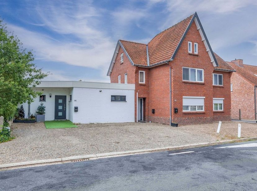 Huis te koop in Opoeterseweg 66,
                    3680 Neeroeteren