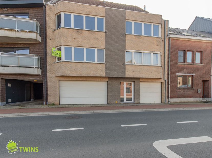 Gezellig appartement met dakterras en staanplaats in Aalst<br />
Dit charmante 1-slaapkamer appartement bevindt zich op de eerste verdieping van een