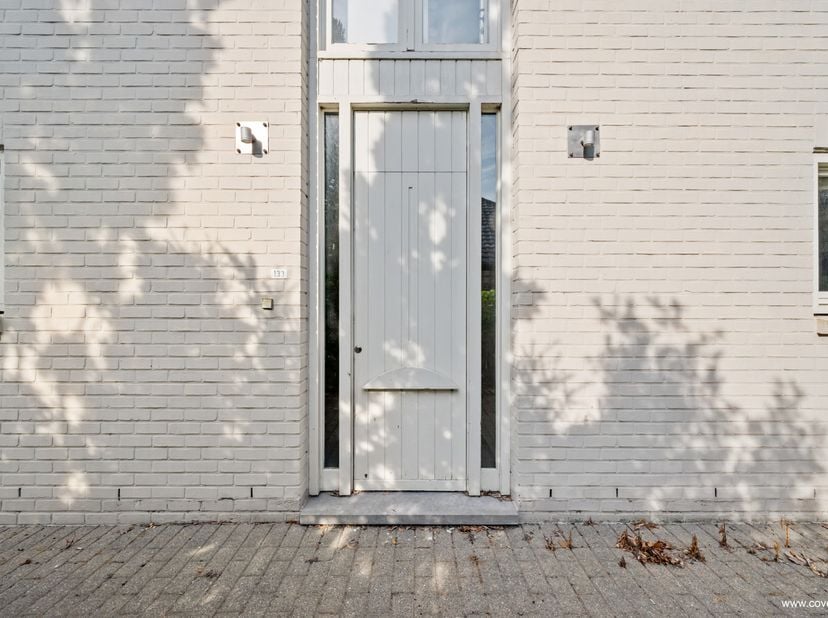 Ruim appartement met groot potentieel, zonnig terras en extra opslagmogelijkheden.<br />
<br />
Ontdek dit ruime appartement&amp;nbsp; te Waregem (Desselg