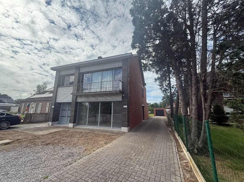 Appartement à louer
                    à 2235 Westmeerbeek
