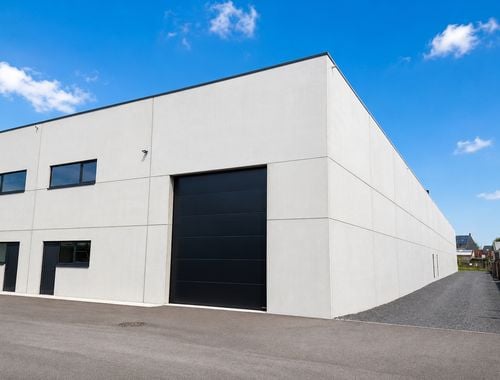                                         Entrepôt avec bureau à vendre à Eeklo, € 556.500

