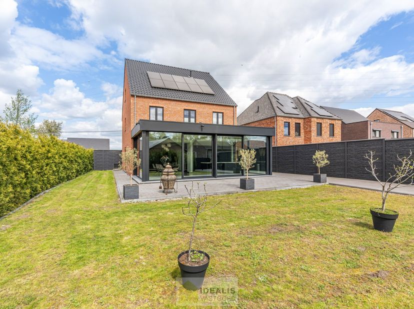 Huis te koop in Astridlaan 131,
                    3900 Overpelt