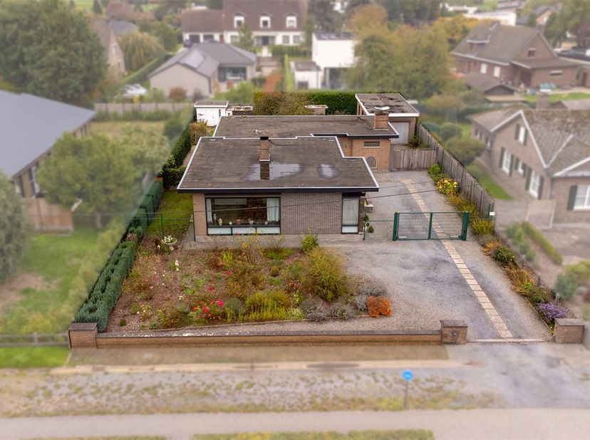 Huis te koop in Steenweg 343,
                    9810 Eke