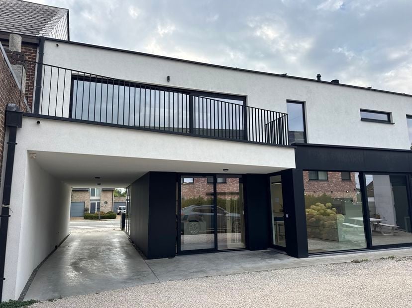 Appartement à louer
                    à 9340 Lede