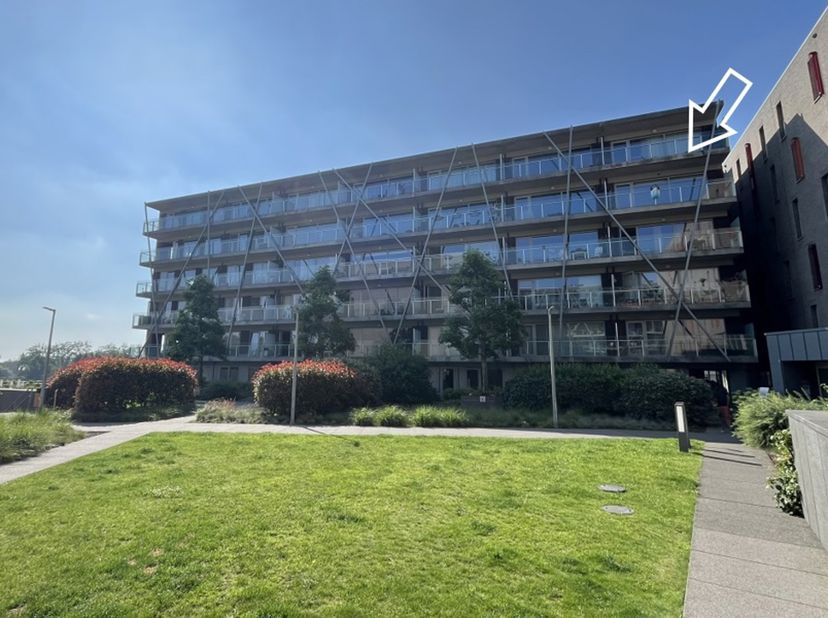 Instapklaar en energiezuinig appartement (EPC-label A) gelegen in Residentie Groen Brugge, op een uitstekende locatie aan het station en op wandelafst