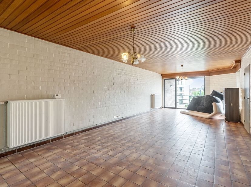 Gunstig gelegen appartement met 2 slaapkamers <br />
<br />
Ligging: Dit appartement is gunstig gelegen in het centrum van Lommel. Dankzij de centra