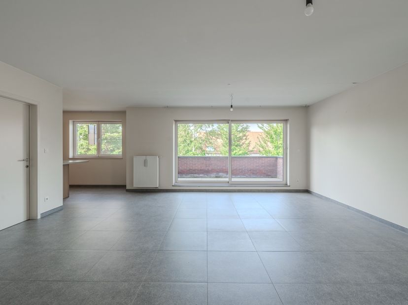 In de kleinschalige residentie "Belle Fleur" vinden we dit ruim appartement (128 m²) op de 1ste verdieping. Geschikt voor wie op zoek is naar energiez