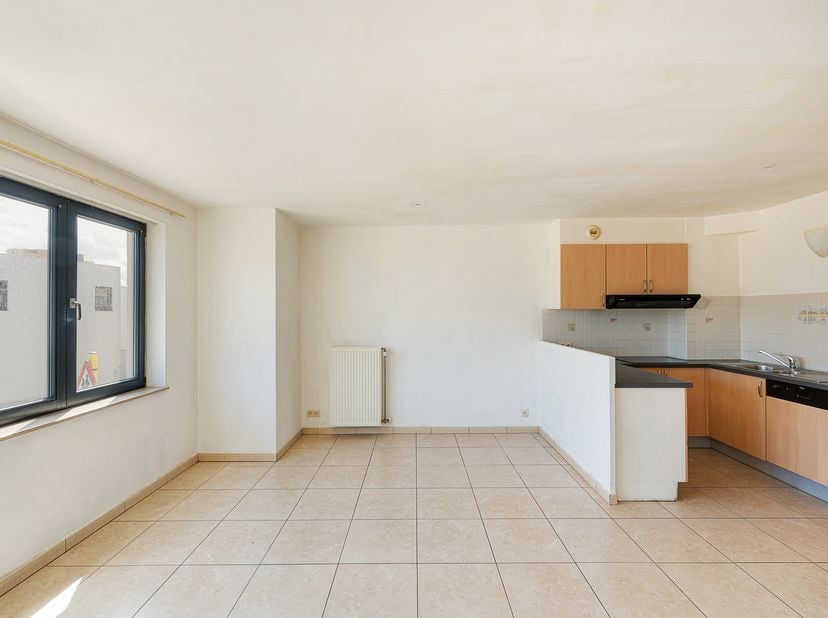 Près de la plage de Heist, nous proposons cet appartement au premier étage avec deux chambres doubles. Il y a une terrasse à l'arrière. Possibilité d'