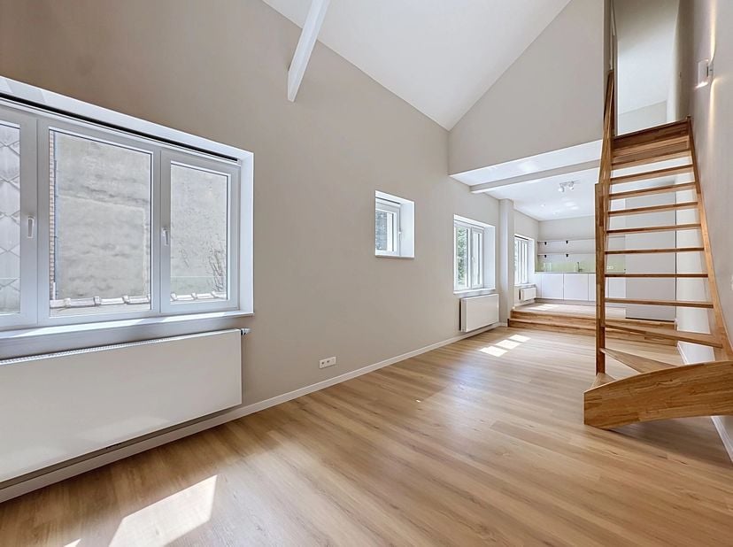 Bien présenté par Mike Doolaeghe - Tél. : +32 471 65 85 85 - E-mail : mike.doolaeghe@victoire.be<br />
Victoire Junot vous propose ce bel appartement