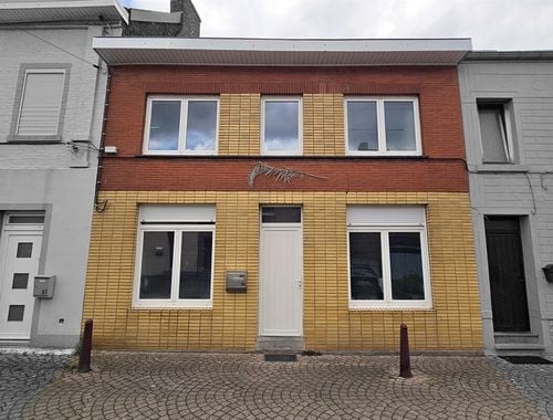                                         Eengezinswoning te koop in Quaregnon, € 119.000

