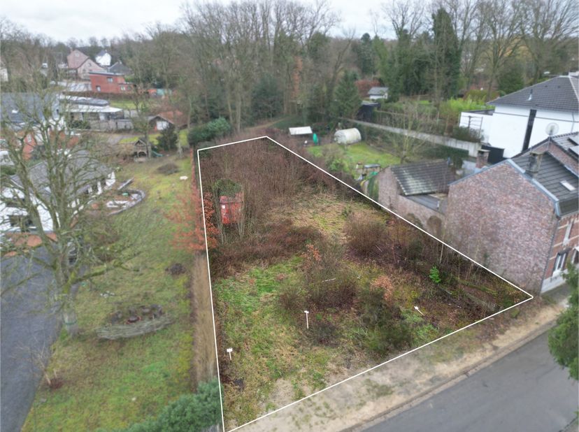Terrain à vendre
                    à 3600 Genk