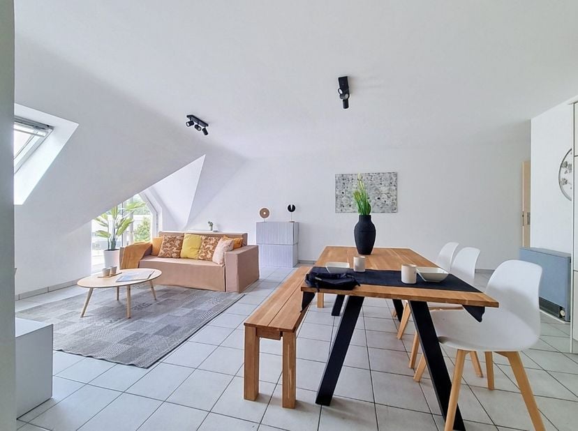 Perfect gelegen BETAALBAAR appartement te Lummen.<br />
<br />
Dit gezellig appartement bestaat uit twee slaapkamers, een ingerichte keuken en badkame