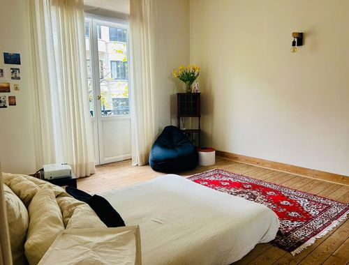                                         Studio te huur in Elsene, € 965
