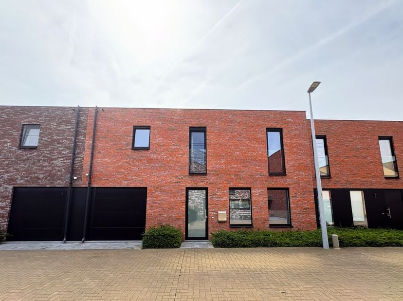 Deze moderne, energiezuinige woning is gelegen in de jonge, kindvriendelijke verkaveling 'Fazanthof' en dit op wandelafstand van het centrum van Zedel