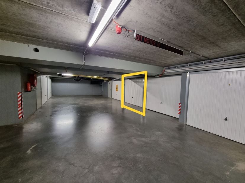 Garage à louer
                    à 8450 Bredene