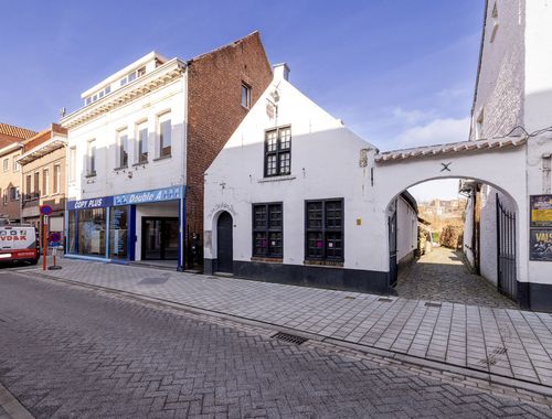                                         Usage mixte à vendre à Turnhout, € 449.000
