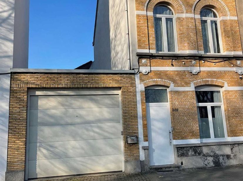 Bedrijfsvastgoed te koop in Uitbreidingstraat 304,
                    2600 Berchem