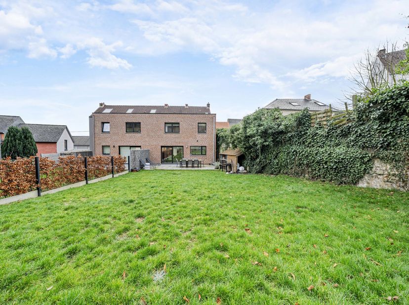 We Invest stelt u met plezier deze charmante woning in Ittre voor, gelegen op een perceel van 8,24 are en met een bewoonbare oppervlakte van ongeveer