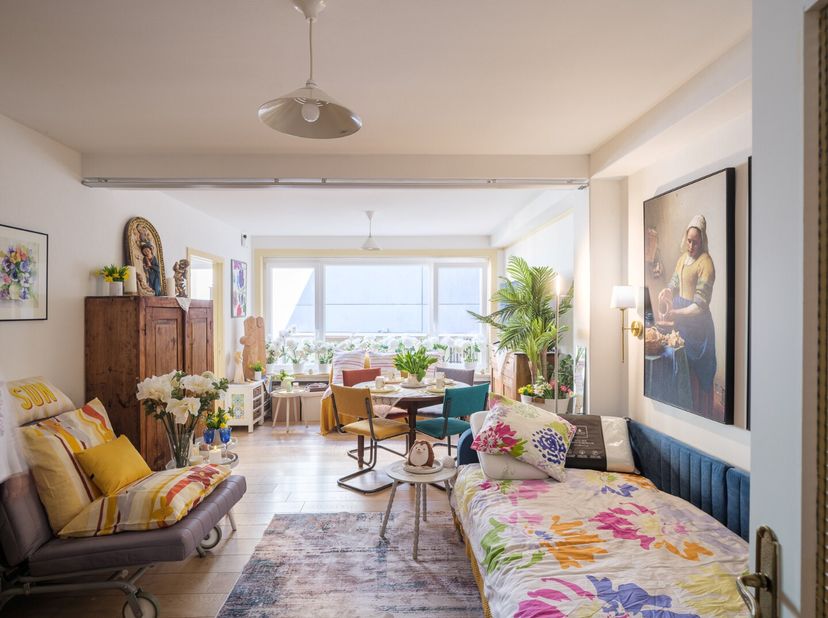 Au cur du centre animé de la ville de Courtrai se trouve ce charmant appartement d'une chambre, prêt à emménager, où le confort de vie contemporain et