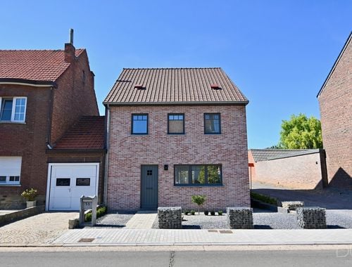                                         Eengezinswoning te koop in Sint-Truiden, € 325.000
