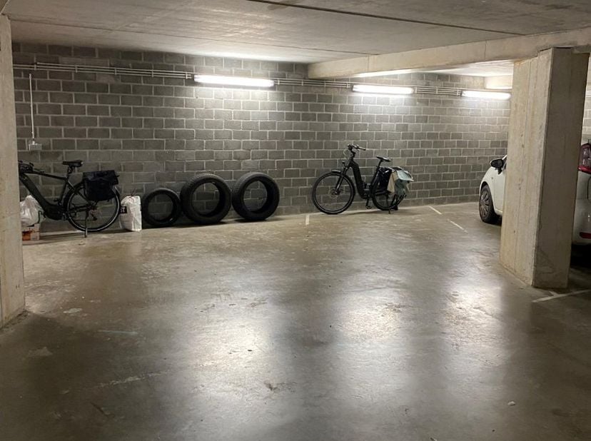 Garage à louer
                    à 2000 Antwerpen