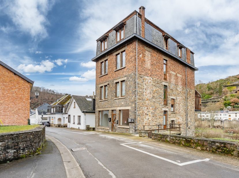 Bien professionnel à vendre à Rue Rompré 19,
                    6980 La Roche-en-Ardenne