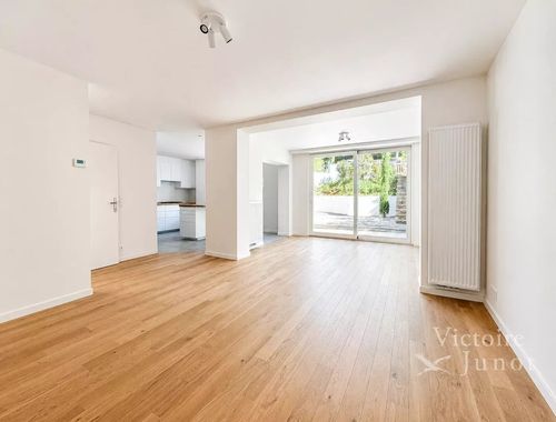                                         Maison à louer à Uccle, € 2.900

