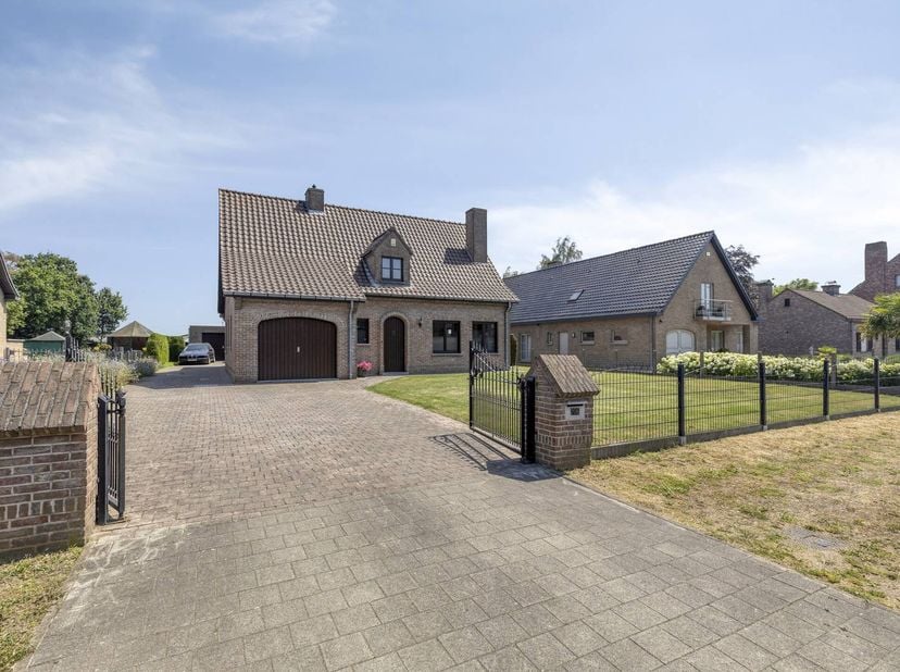 Prachtig vrijstaand wonen: ruimte, rust en een zalig uitzicht.<br />
<br />
Zoek je de perfecte match tussen ruimte, rust en een topbereikbaarheid voo