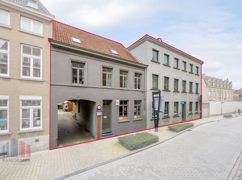 Bien professionnel à vendre
                    à 8000 Brugge